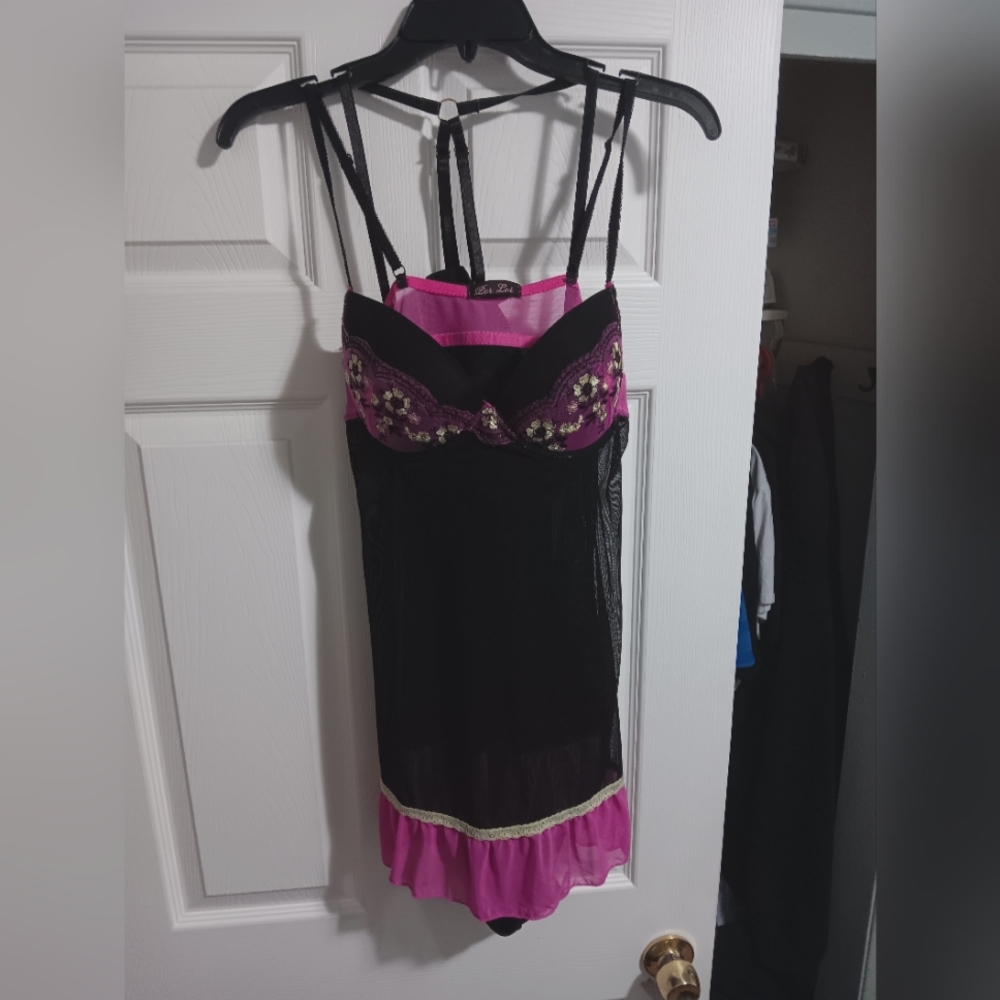 Woman's lagerie black and pink size XL